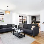 Home2book Relaxing Getaway With Terrace & Pool