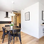 Apartment Home2book Relaxing Getaway With Terrace & Pool